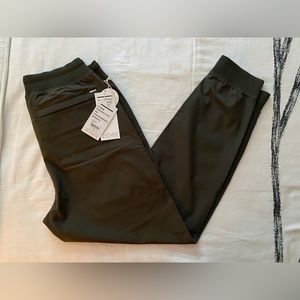 Vuori Meta Jogger - Dark Oregano- Size L - Brand New